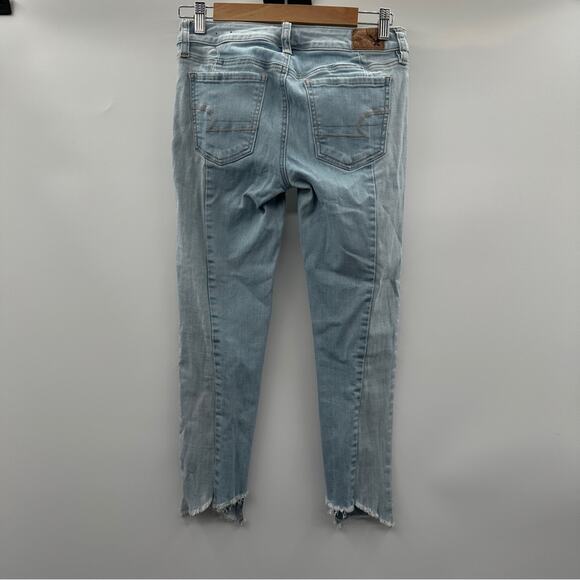 American Eagle Light Wash Mid Rise Cropped Jegging Jeans Size 4 - Picture 4 of 12